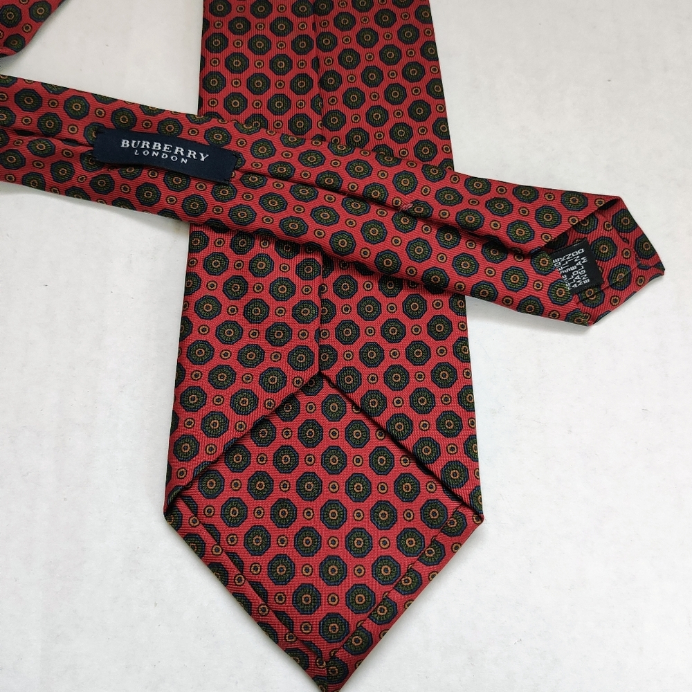 Burberry Cranberry Red Mandala Print Silk Men's Necktie